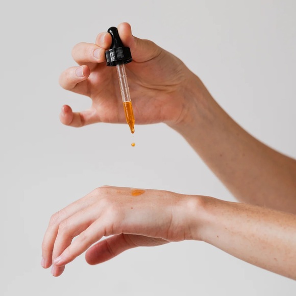 Protective Day Oil (exp. 4/26 use within year of date) Marie Veronique - Picture 2 of 6